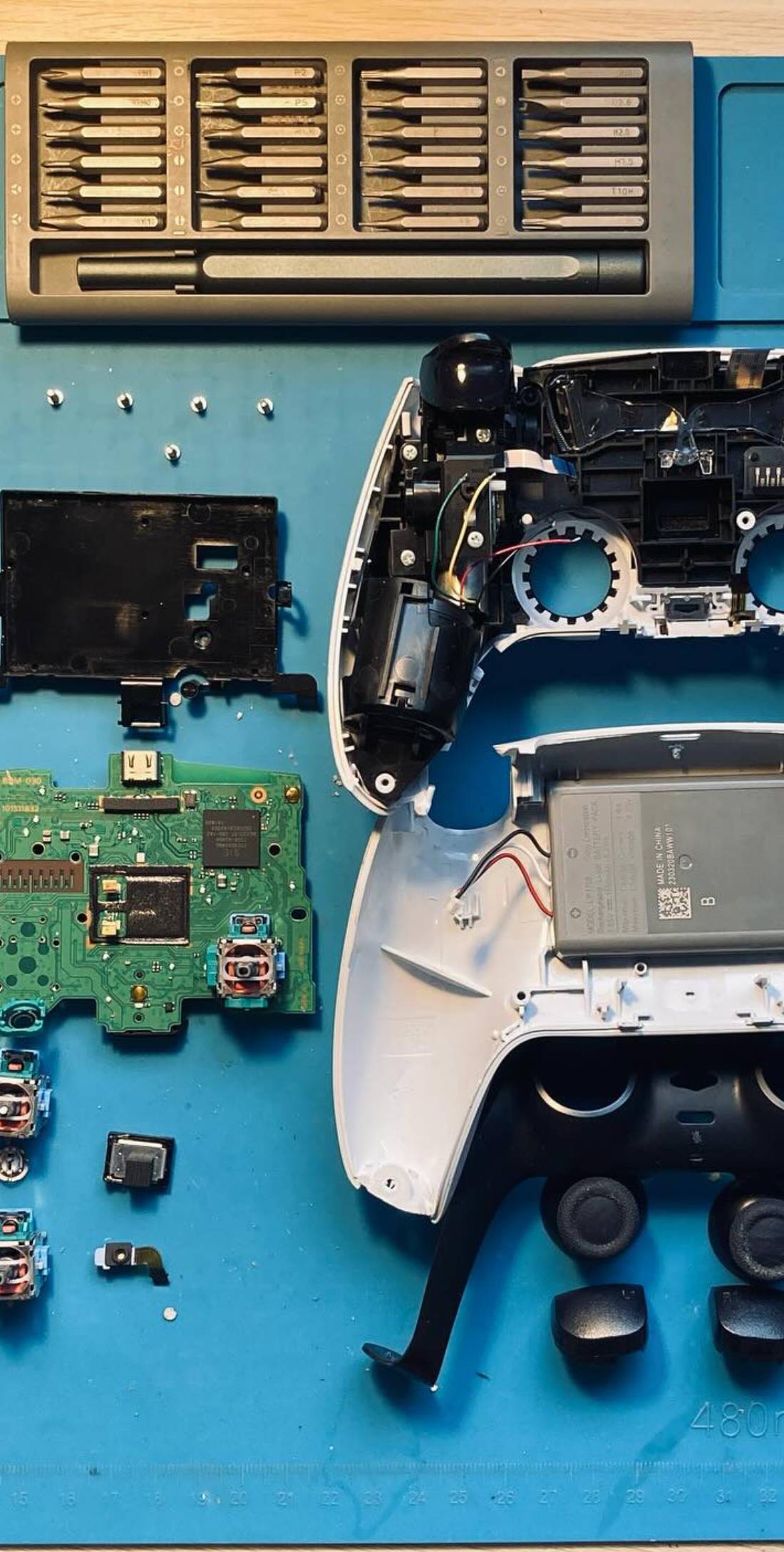 Ремонт на PS4 и PS5 контролери